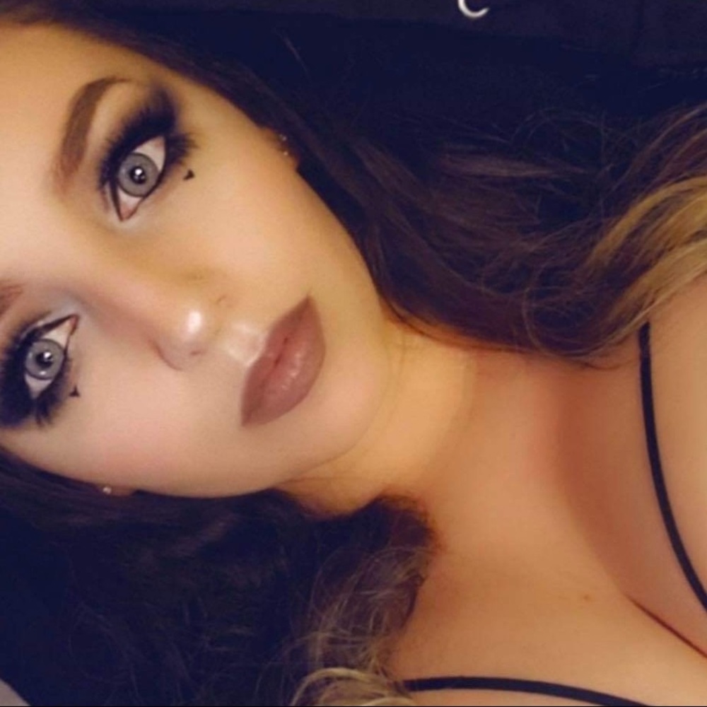 Meet your Posher, Brittney